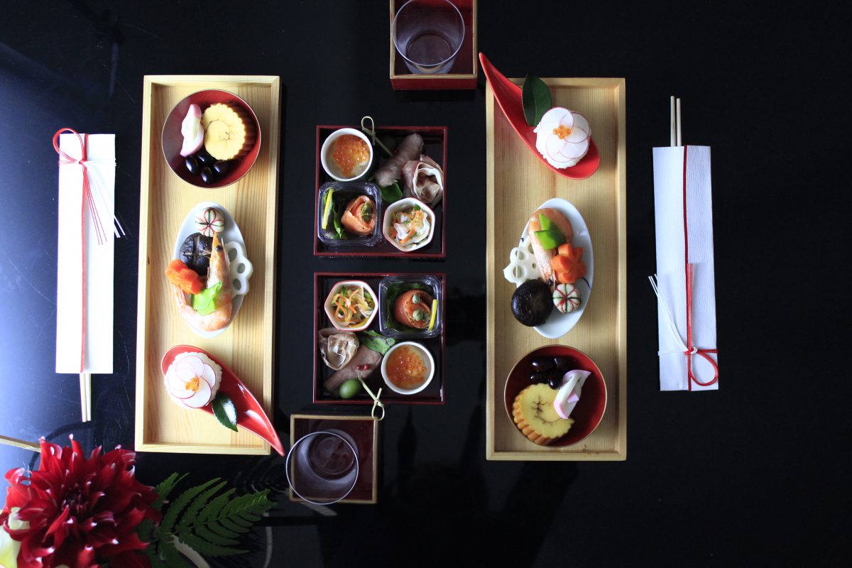 2017.12.28写真①100均器とお気に入り器の簡単お節