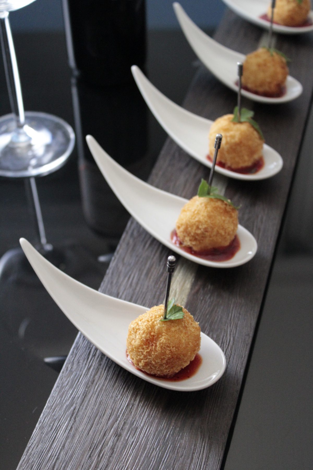 写真①ドロップトレーでライスコロッケ