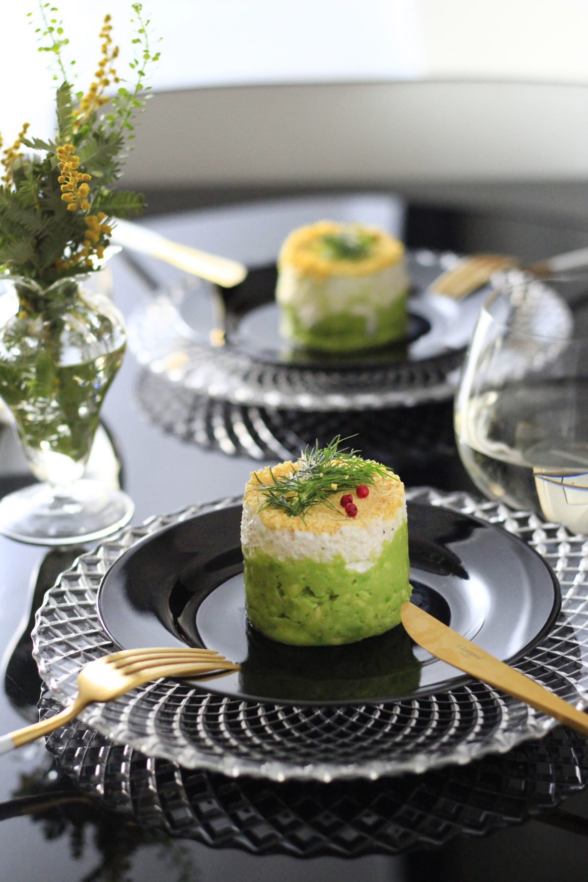 セルクルを使ってミモザサラダ写真①