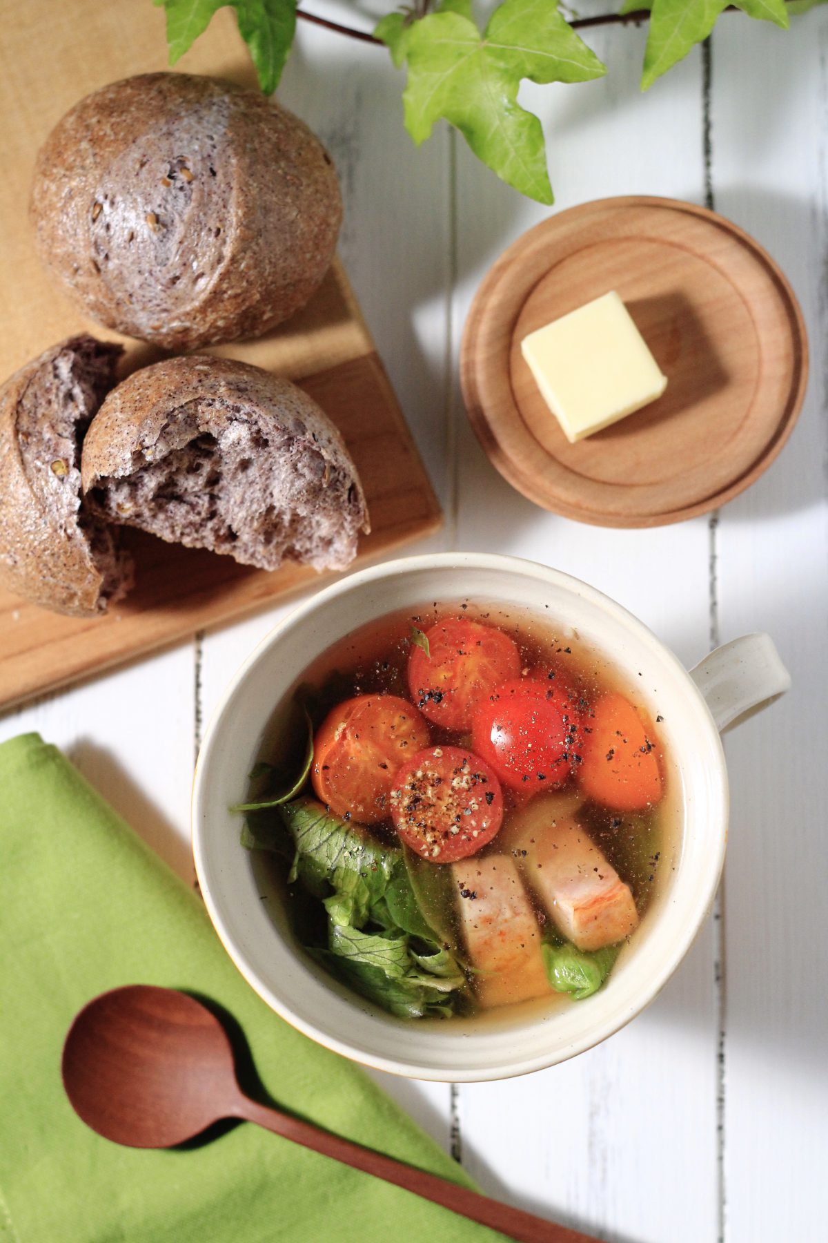 10分で出来るトマトとレタスのペッパースープ