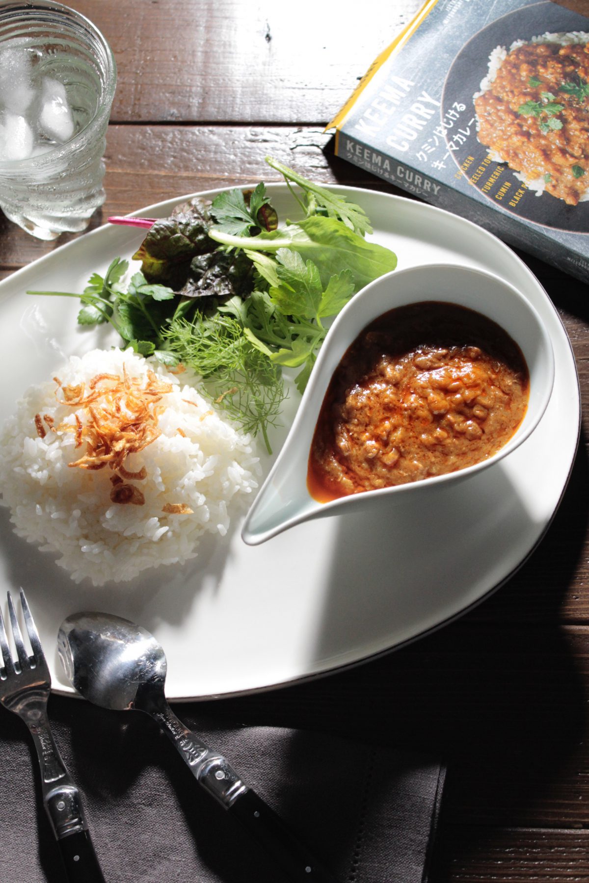 レトルトカレーを簡単盛り付け