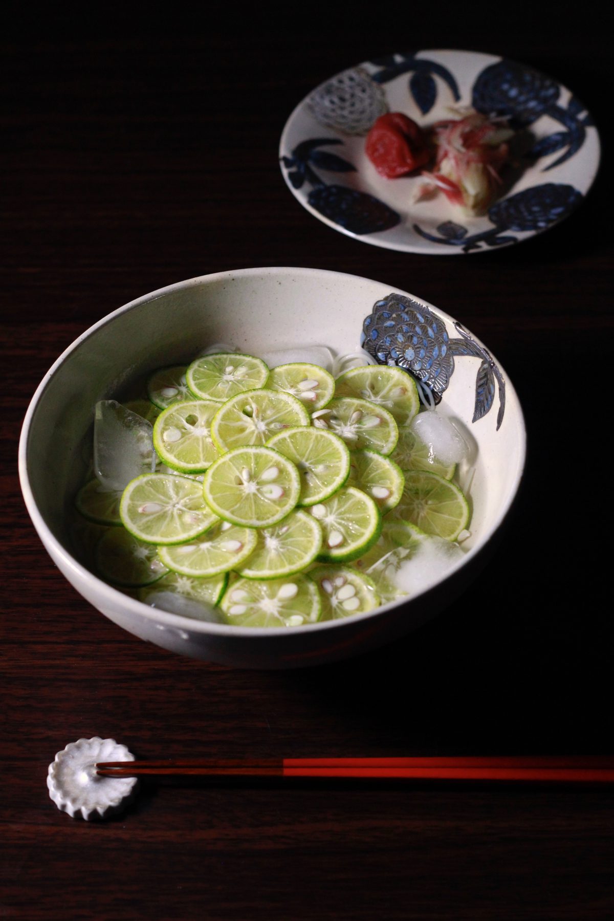 堀江陶器さんのブルーダリア器にすだち素麺