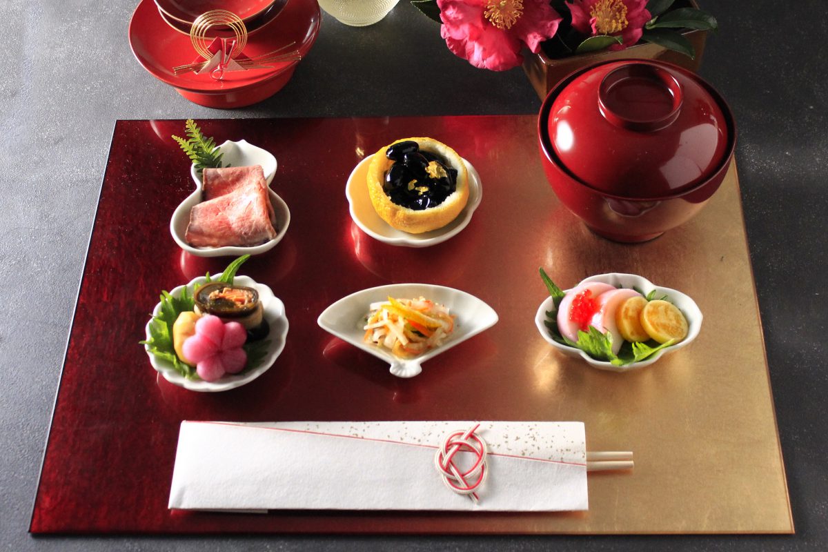 豆皿と折じきでおせち④