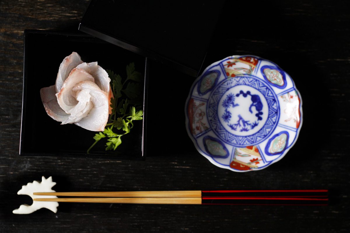 スーパーのお刺身を一輪の花盛りに③